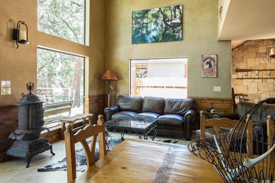 River Bluff Cabins Rio Frio Chambre photo