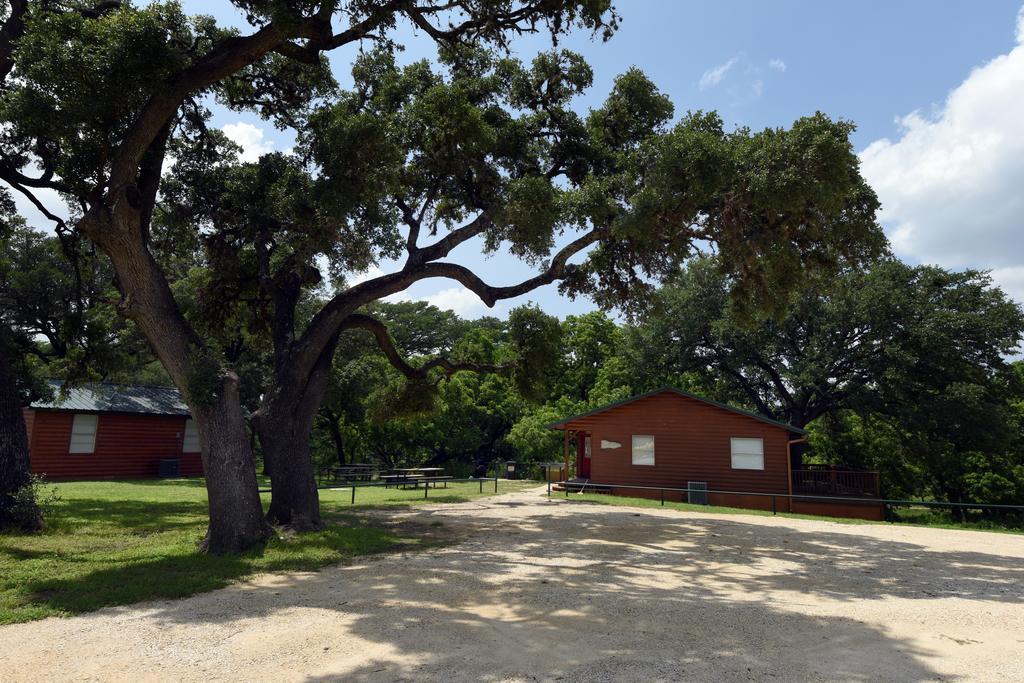 River Bluff Cabins Rio Frio Extérieur photo