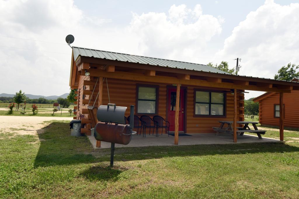 River Bluff Cabins Rio Frio Extérieur photo