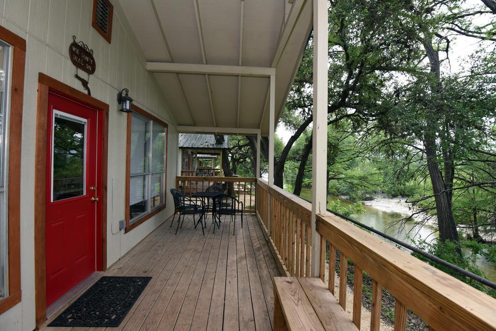 River Bluff Cabins Rio Frio Extérieur photo