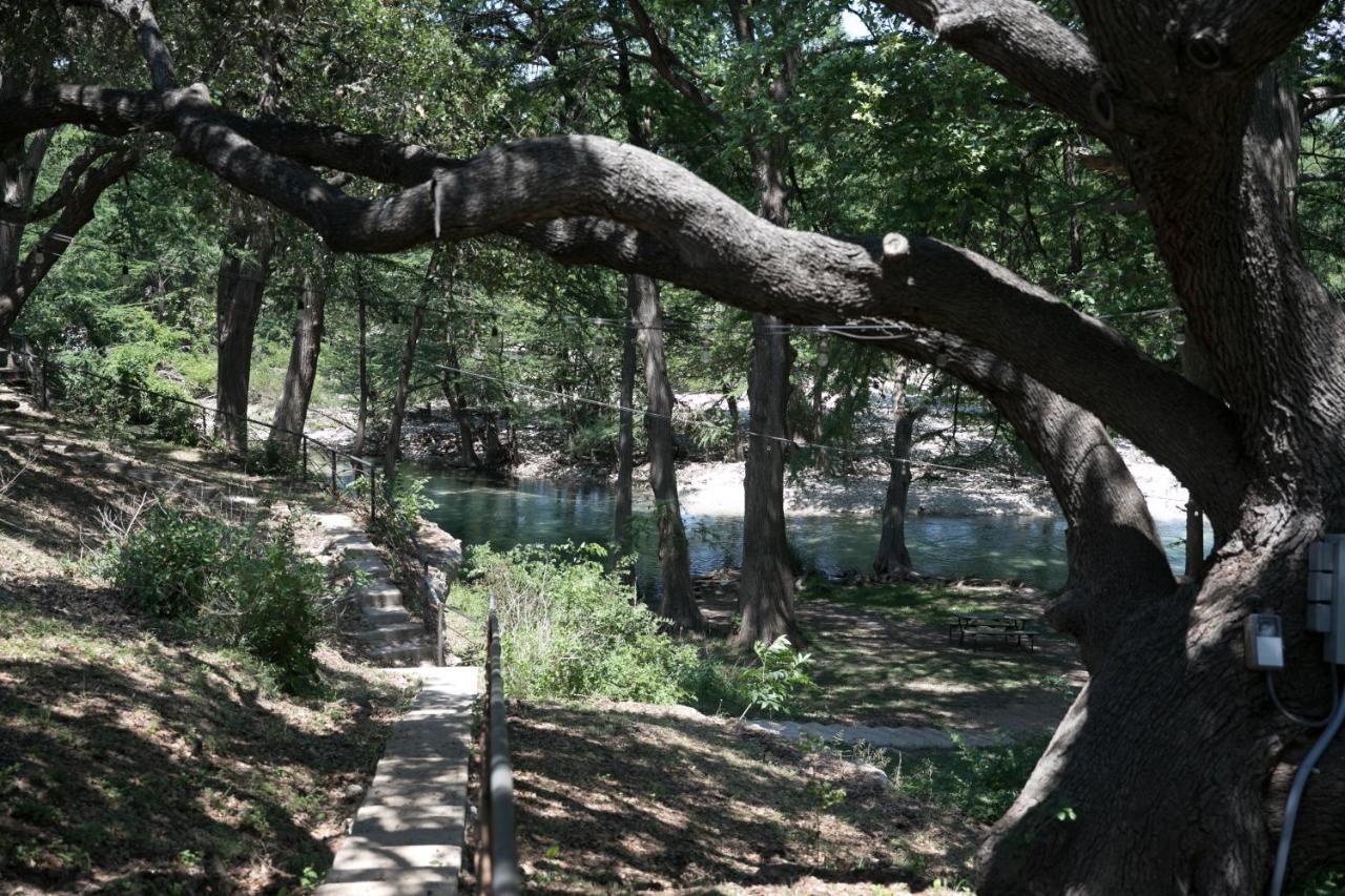 River Bluff Cabins Rio Frio Extérieur photo